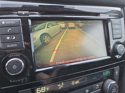 Used 2020 Nissan Rogue SV image 18