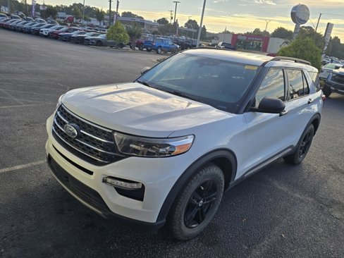 Used 2021 Ford Explorer XLT w/ Equipment Group 202A image 11