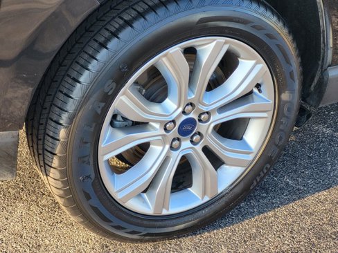 Used 2022 Ford Edge Titanium image 9