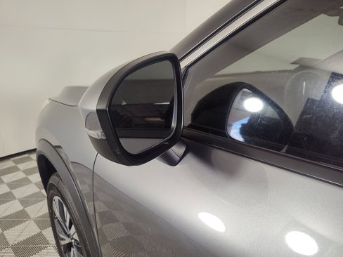 Used 2022 Nissan Rogue SV w/ SV Premium Package image 21