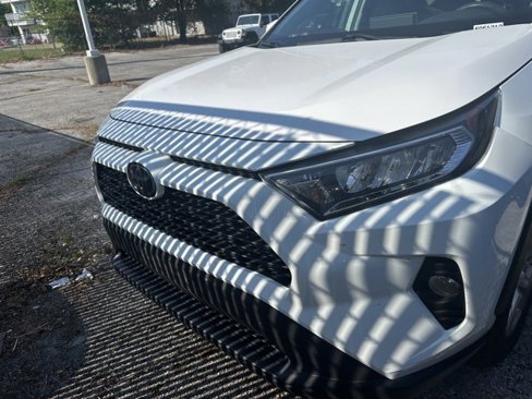 Used 2020 Toyota RAV4 XLE image 7