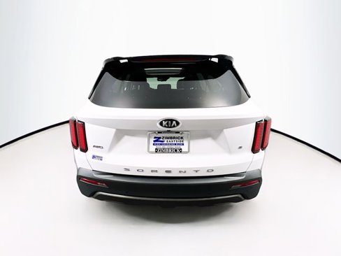Used 2021 Kia Sorento S w/ Panoramic Sunroof Package image 6