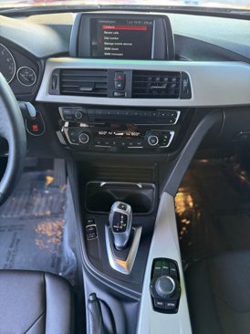 Used 2018 BMW 320i Sedan w/ Convenience Package image 17