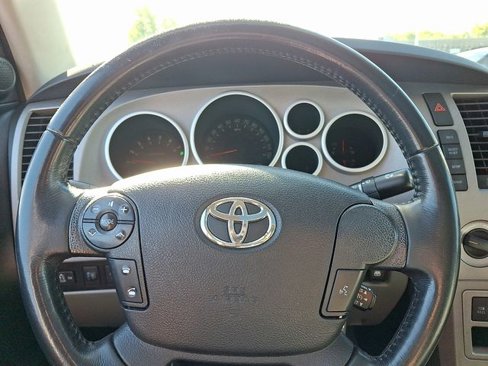 Used 2010 Toyota Tundra Limited image 21