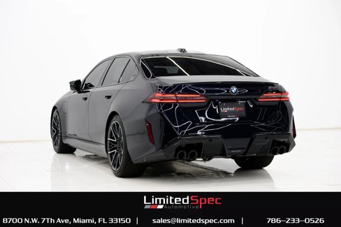 Used 2025 BMW M5 image 19