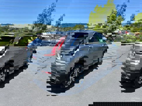 Used 2023 Cadillac XT4 Premium Luxury image 5
