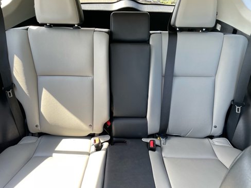 Used 2018 Toyota RAV4 Limited image 21