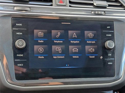 Used 2023 Volkswagen Tiguan SE image 28