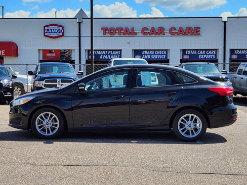 Used 2017 Ford Focus SE image 2