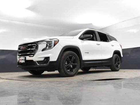 Used 2023 GMC Terrain AT4 image 29