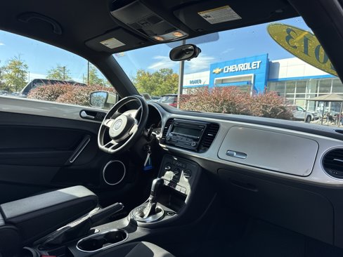 Used 2013 Volkswagen Beetle 2.5 image 14