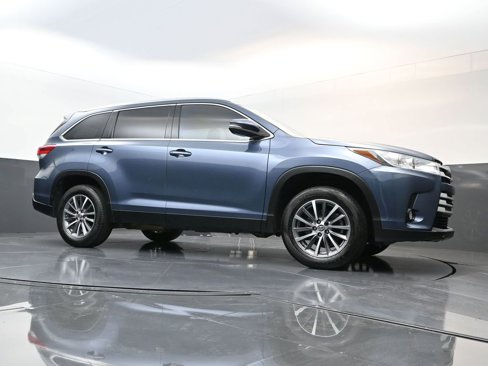Used 2019 Toyota Highlander SE image 21