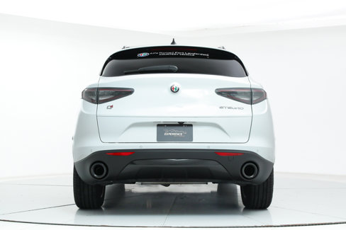New 2025 Alfa Romeo Stelvio Sprint image 4