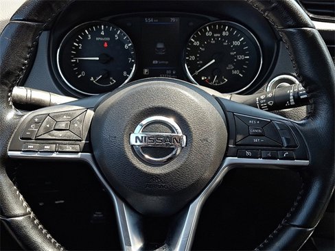 Used 2021 Nissan Rogue Sport SV image 18