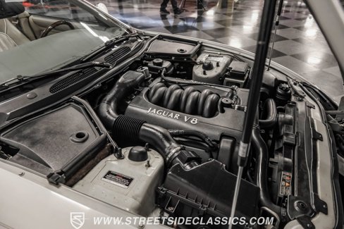 Used 1998 Jaguar XK8 Convertible image 39