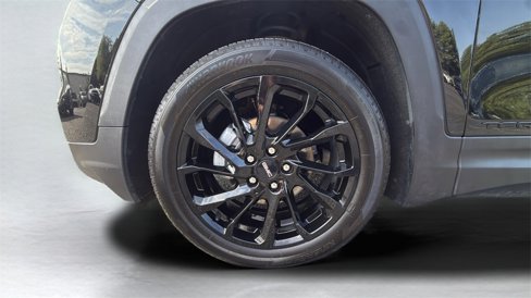 Used 2023 GMC Terrain SLE w/ Elevation Edition image 21