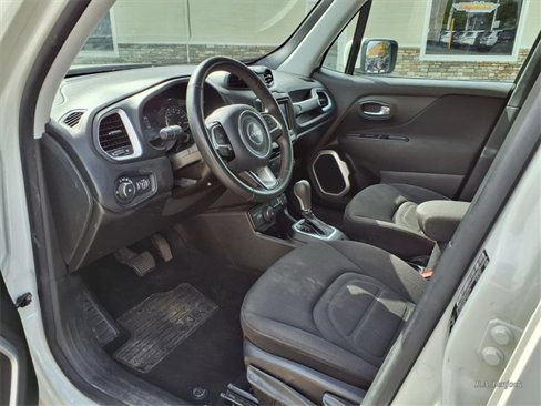 Used 2021 Jeep Renegade Latitude image 10