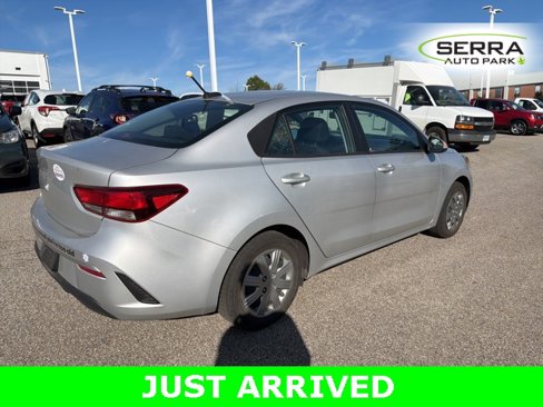 Used 2023 Kia Rio S image 3