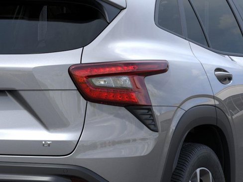 New 2025 Chevrolet Trax LT w/ Driver Confidence Package image 11