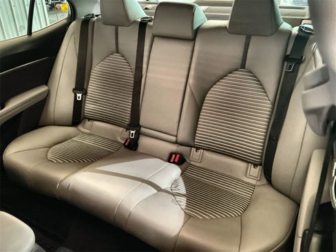 Used 2018 Toyota Camry SE image 21