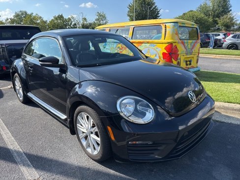 Used 2018 Volkswagen Beetle 2.0T S image 3
