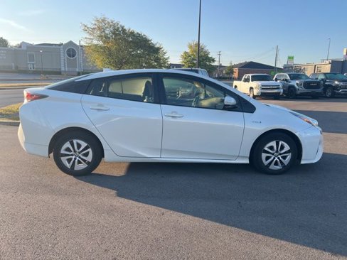 Used 2016 Toyota Prius Four image 6