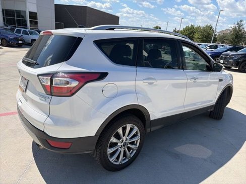 Used 2017 Ford Escape Titanium image 3
