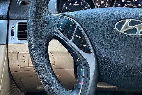 Used 2013 Hyundai Elantra GLS w/ Preferred Pkg image 17
