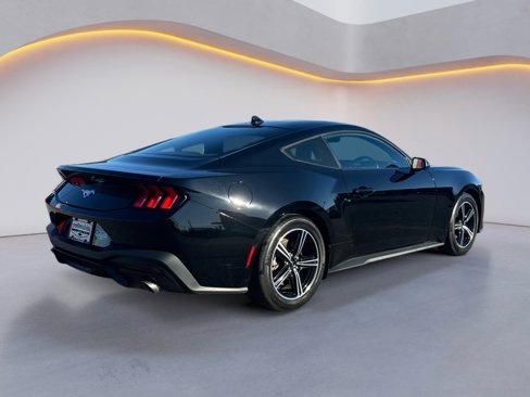 Used 2024 Ford Mustang Coupe image 8