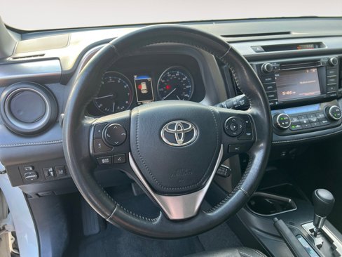 Used 2018 Toyota RAV4 XLE image 12