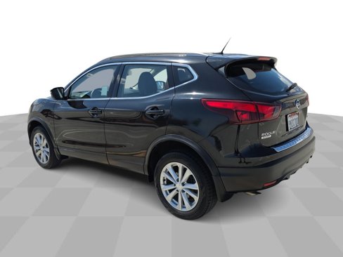 Used 2018 Nissan Rogue Sport SV image 6
