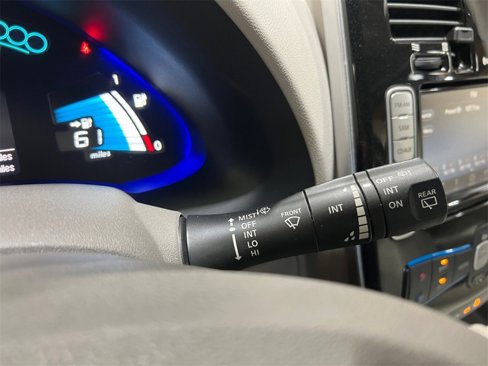 Used 2017 Nissan Leaf SV image 38