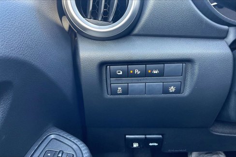 Used 2025 Nissan Versa S w/ Trunk Package image 27
