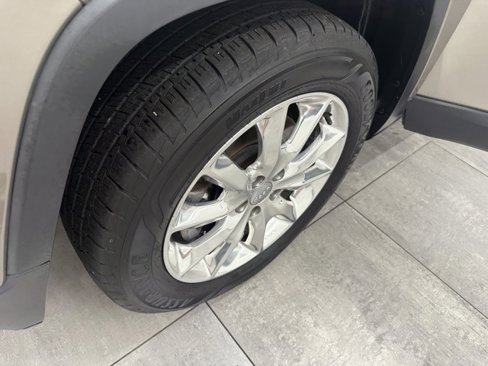 Used 2016 Jeep Cherokee Limited image 35
