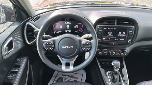 Used 2023 Kia Soul LX image 17