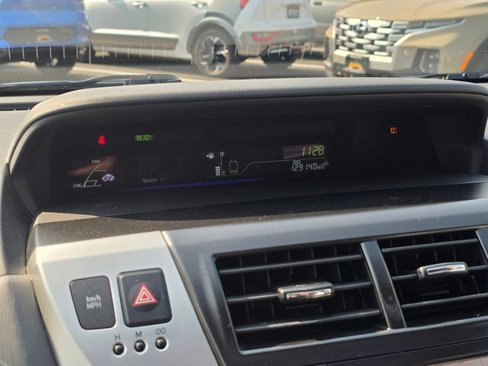 Used 2013 Toyota Prius V image 27