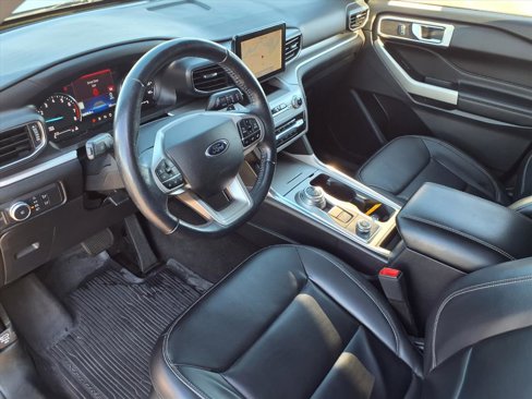 Used 2021 Ford Explorer XLT w/ Equipment Group 202A image 14