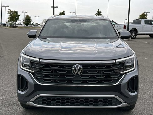 Used 2024 Volkswagen Atlas Cross Sport SE image 9