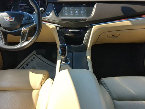 Used 2017 Cadillac XT5 Luxury w/ Driver Awareness Package image 44