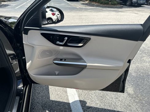 Used 2025 Mercedes-Benz C 300 Sedan image 37