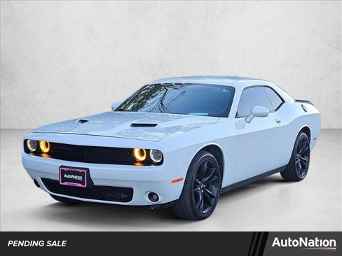 Used 2018 Dodge Challenger SXT w/ Blacktop Package image 1