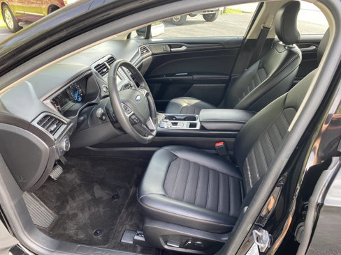 Used 2018 Ford Fusion SE w/ Equipment Group 201A image 10