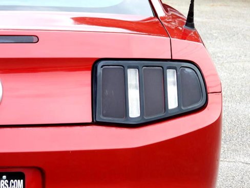 Used 2011 Ford Mustang Premium image 16