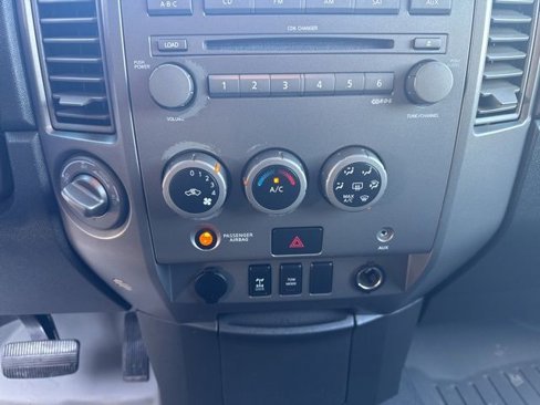 Used 2004 Nissan Titan SE w/ (OF1) SE Off-Road Pkg image 15