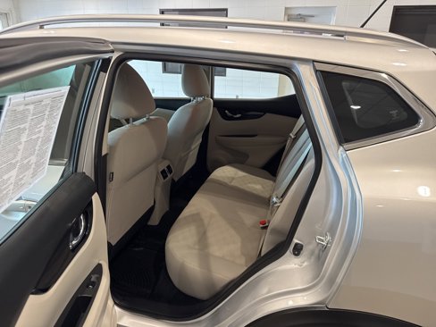 Used 2018 Nissan Rogue Sport SV image 18