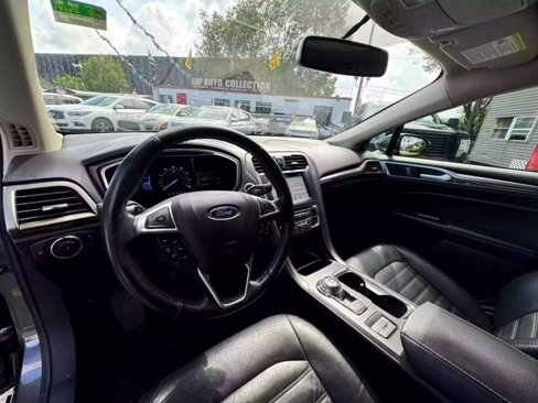 Used 2017 Ford Fusion SE w/ Fusion SE Technology Package image 17