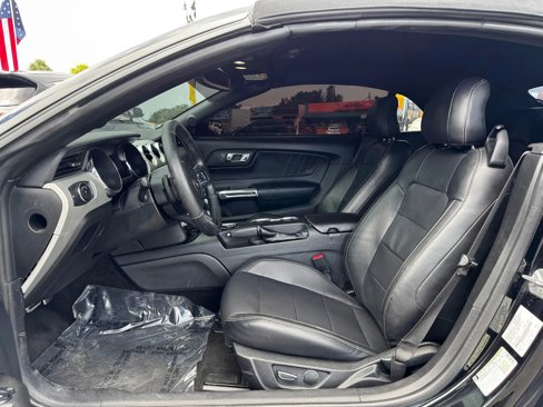 Used 2017 Ford Mustang Premium image 12