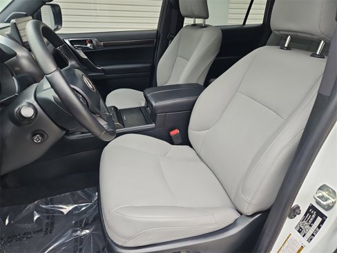 Used 2023 Lexus GX 460 image 5