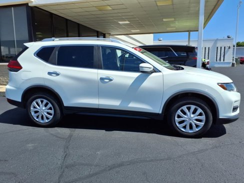 Used 2017 Nissan Rogue S w/ S Appearance Package image 28