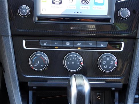 Used 2016 Volkswagen GTI SE w/ Lighting Package (SEL) image 39